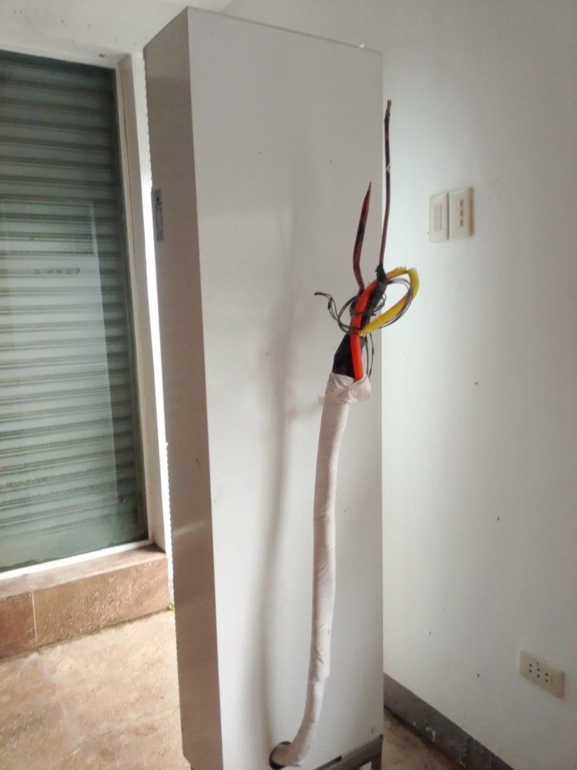 Carrier Aircon Floor Stand (Category: Air Purifiers & Dehumidifiers) located in Quezon City. Submitted by manncier (Listing ID 1460531700, Image 3). Description: .