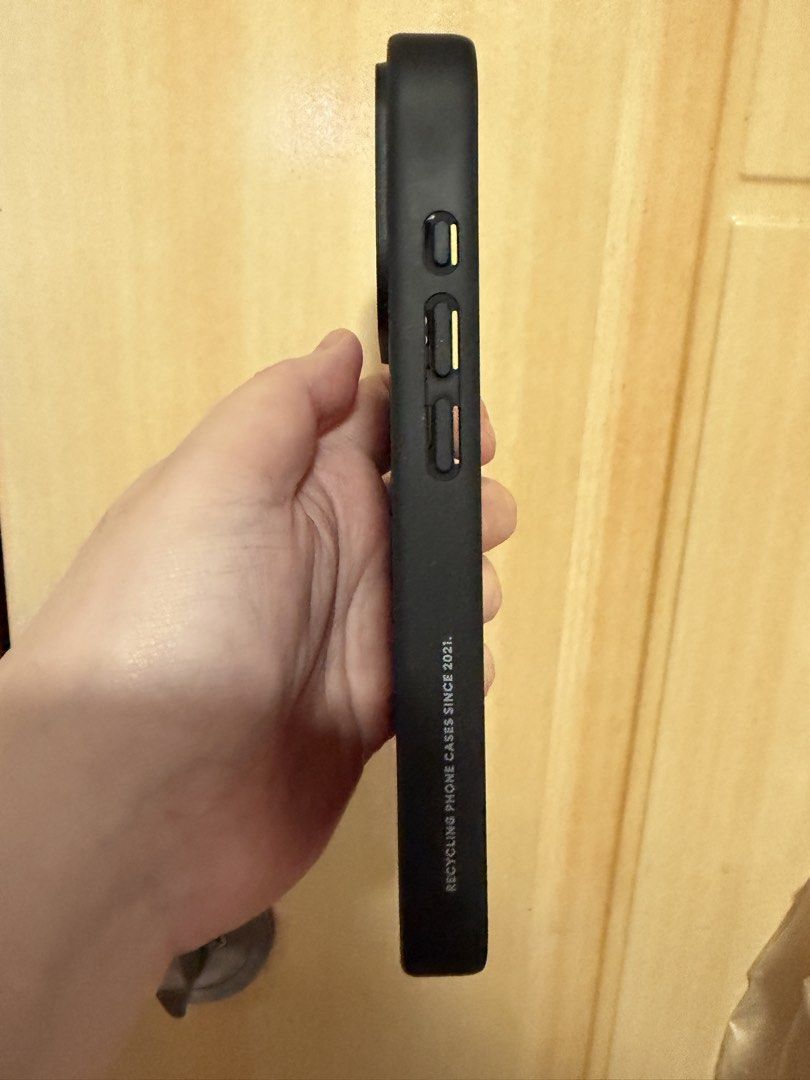 Casetify magsafe case for iPhone 17 pro (Category: Cases & Sleeves) located in Pasig City. Submitted by trisha_12 (Listing ID 1460570095, Image 2). Description: Casetify magsafe case for iPhone 17 pro Preloved In good condition .