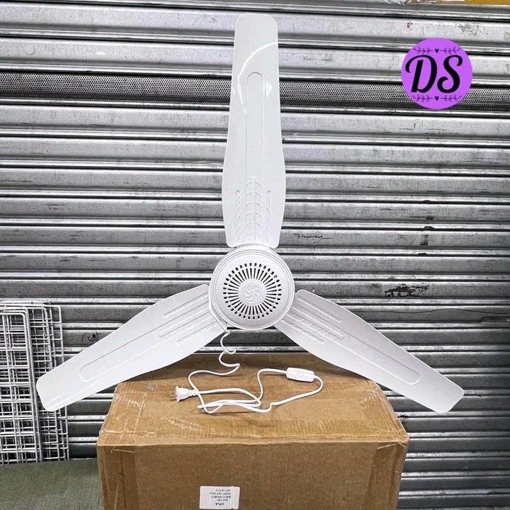 Ceiling Fan (Category: Fans) located in Makati City. Submitted by oideme (Listing ID 1460514129, Image 2). Description: .