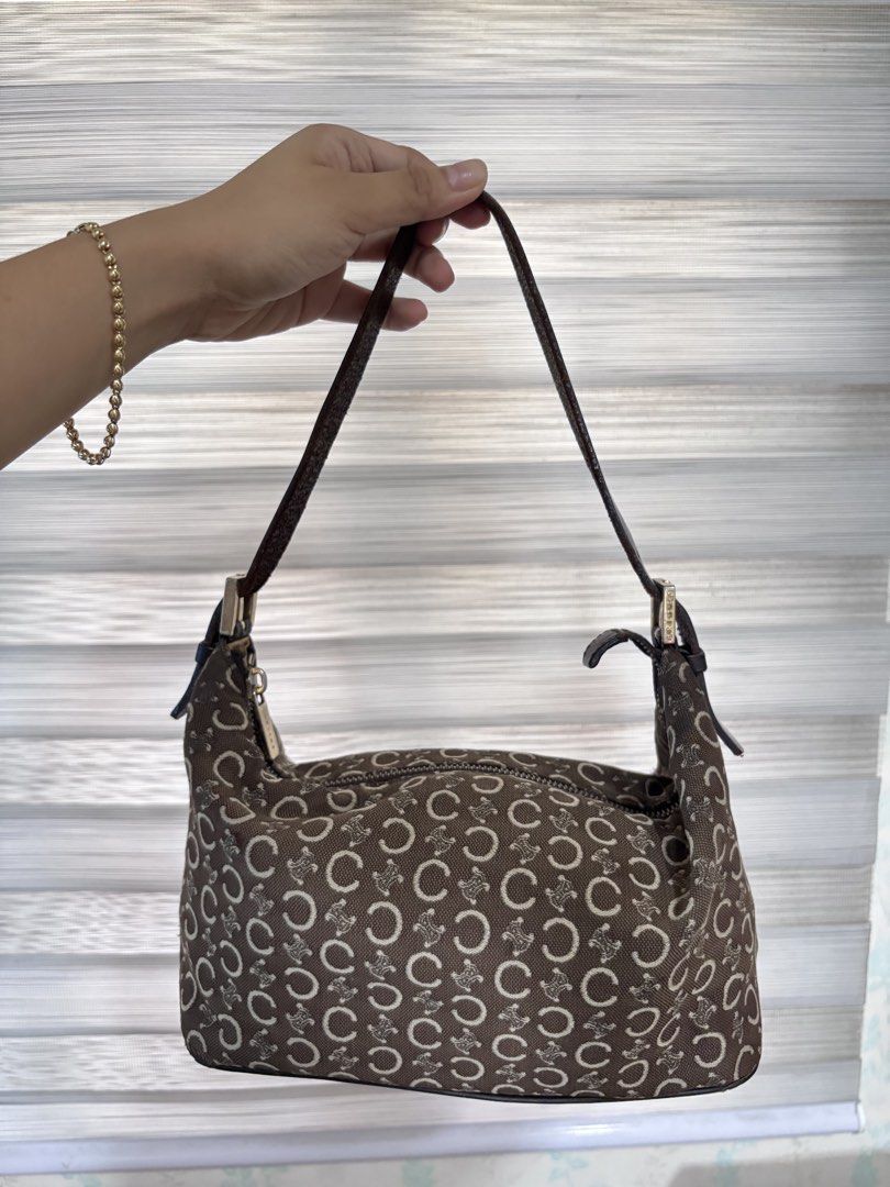 Celine C macadam canvas pochette (Category: Luxury Bags & Wallets) located in Dagupan City. Submitted by raregrail.co (Listing ID 1460627356, Image 1). Description: .