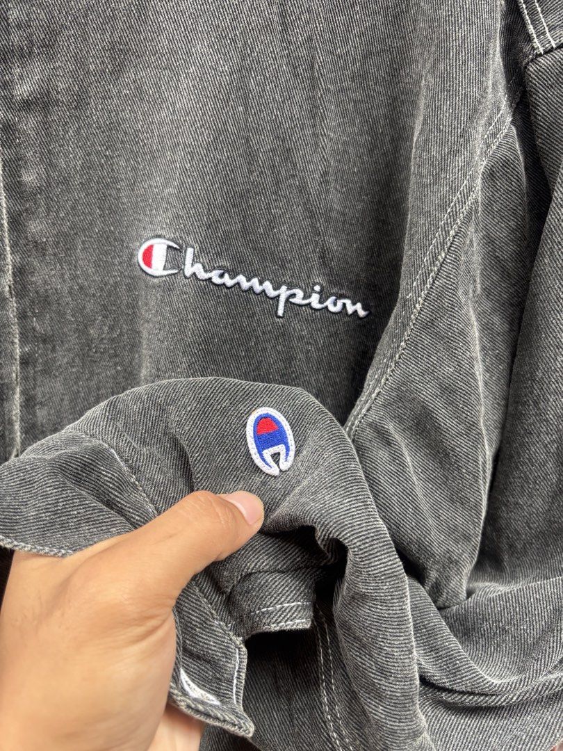 Champion (Category: Coats, Jackets and Outerwear) located in Manila. Submitted by thriftkibs (Listing ID 1460653507, Image 3). Description: .