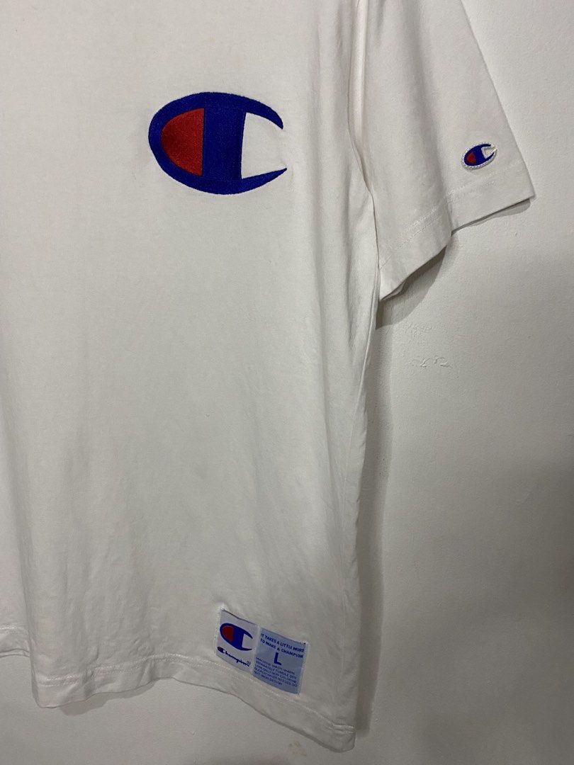 Champion Embroidered White Tee (Category: Tshirts & Polo Shirts ) located in San Pedro. Submitted by kristofesp08227 (Listing ID 1460698046, Image 2). Description: Champion Embroidered White Tee Sz Large on tag 21 x 27 8/10 color rate 8/10 condition PM FOR MORE W.