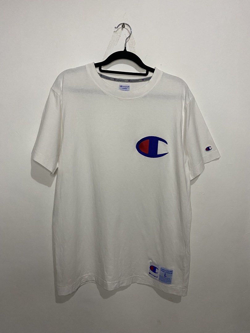Champion Embroidered White Tee (Category: Tshirts & Polo Shirts ) located in San Pedro. Submitted by kristofesp08227 (Listing ID 1460698046, Image 1). Description: Champion Embroidered White Tee Sz Large on tag 21 x 27 8/10 color rate 8/10 condition PM FOR MORE W.