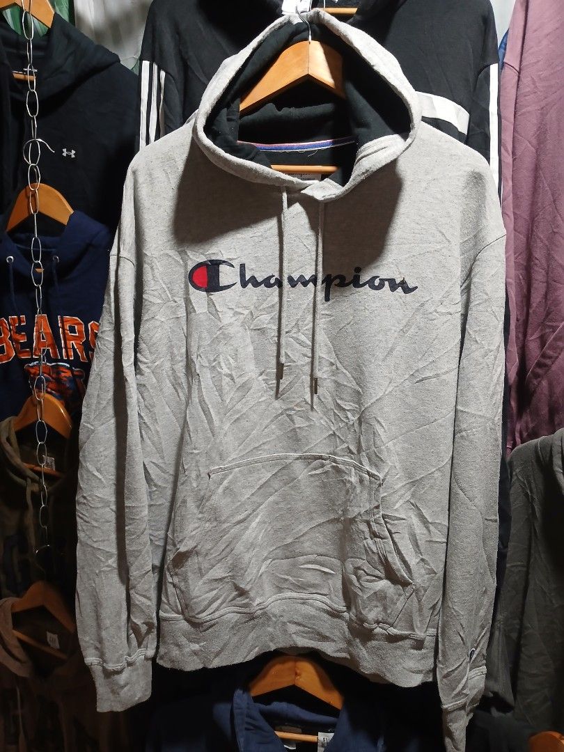 CHAMPION HOODIE LARGE (Category: Hoodies) located in Munoz. Submitted by cabalardomine98 (Listing ID 1460710540, Image 1). Description: no issue need wash only Fresh from bale.