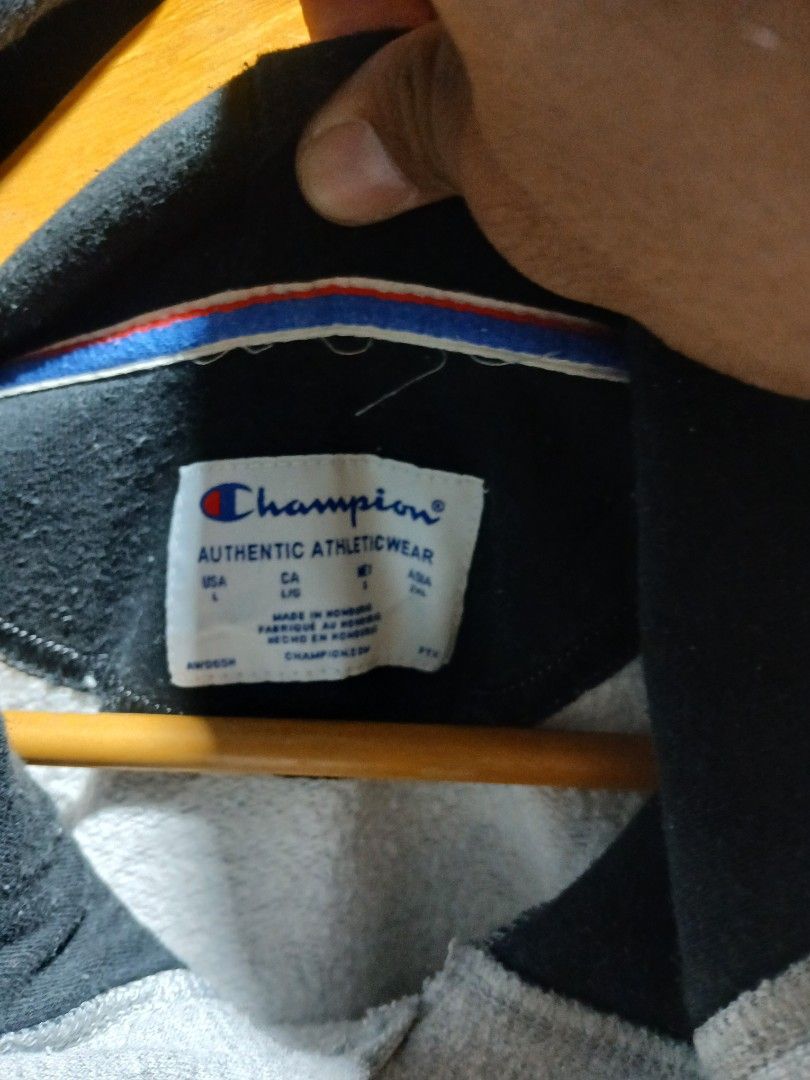CHAMPION HOODIE LARGE (Category: Hoodies) located in Munoz. Submitted by cabalardomine98 (Listing ID 1460710540, Image 2). Description: no issue need wash only Fresh from bale.