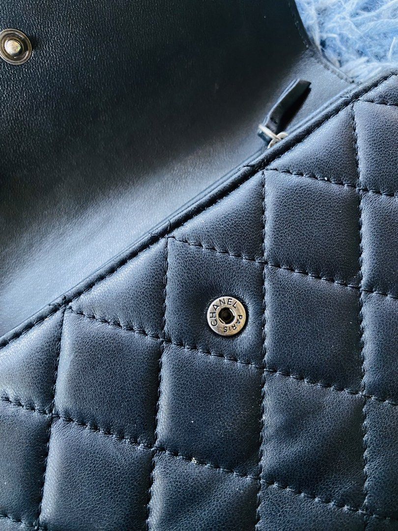 Chanel (Category: Wallets & Card holders) located in Solano. Submitted by CheapDealsCloset (Listing ID 1460539952, Image 3). Description: Chanel wallet Coded Soft leather.