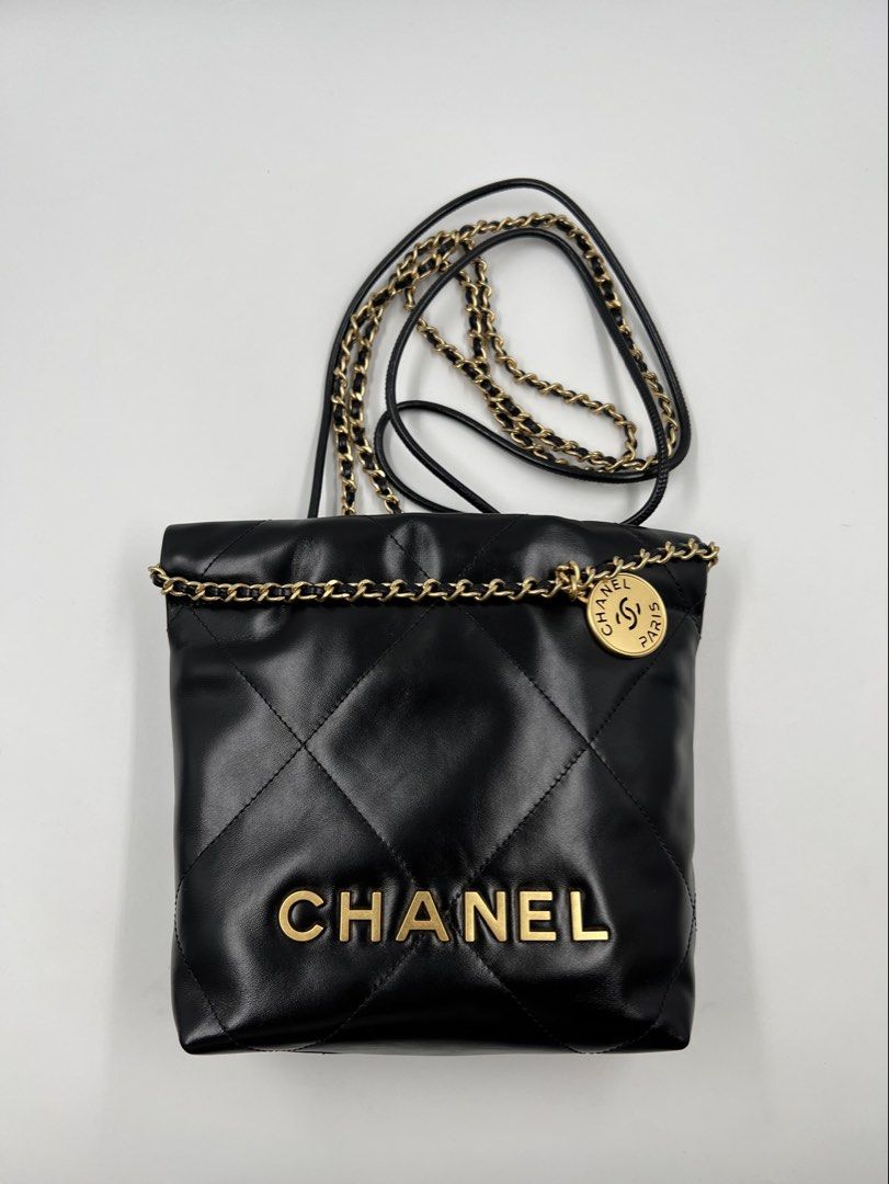 ⚜️Chanel 22 mini black bag (Category: Luxury Bags & Wallets) located in Makati City. Submitted by 90sangel (Listing ID 1460523708, Image 3). Description: The CHANEL 22 you’ll never want to put down. 🖤 Effortlessly chic, spacious, and that iconic CHANEL statement we all love. 🥹.