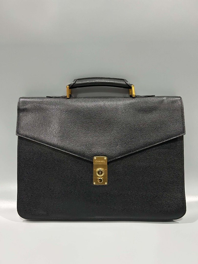 Chanel caviar 90s briefcase (Category: Briefcases) located in Santa Rosa. Submitted by _ba_mo_si_ (Listing ID 1460653406, Image 2). Description: Plus sf Dm.