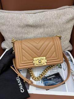 (Category: ) located in . Submitted by collynluxurybag (Listing ID 1460646376, Image 1). Description: .