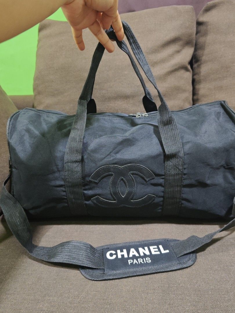 Chanel med size duffle bag (Category: Cross-body Bags) located in Pili. Submitted by zaneombao03491 (Listing ID 1460640816, Image 1). Description: .