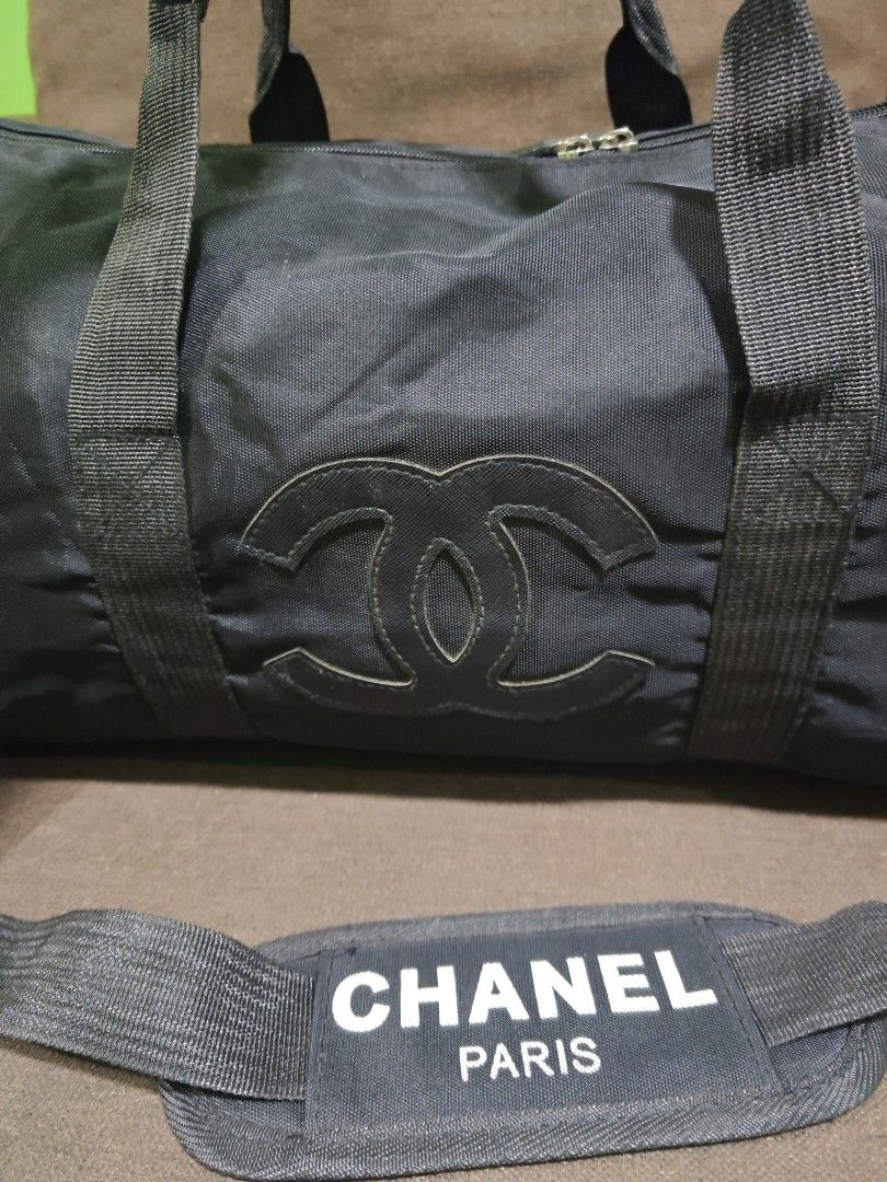 Chanel med size duffle bag (Category: Cross-body Bags) located in Pili. Submitted by zaneombao03491 (Listing ID 1460640816, Image 2). Description: .
