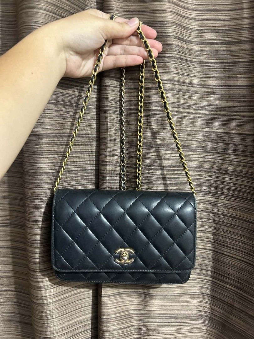 Chanel WOC (Category: Luxury Bags & Wallets) located in Tacloban City. Submitted by achiii3 (Listing ID 1460704554, Image 1). Description: CC under zip EP zipper missing holo sticker hence, selling low.