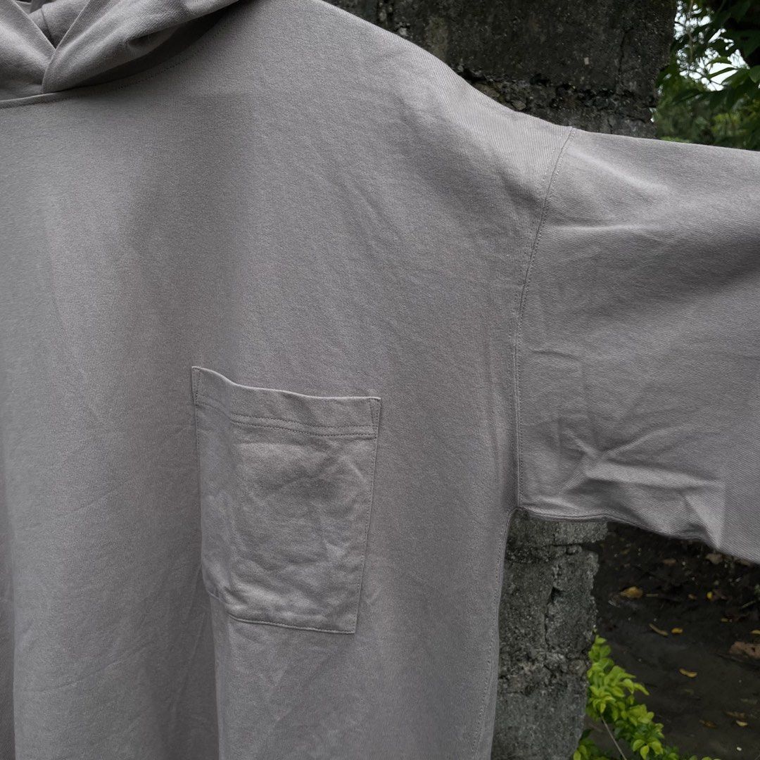 Chest Pocket Hoodie (Category: Coats, Jackets and Outerwear) located in Urdaneta. Submitted by rthrift_shop19 (Listing ID 1460682181, Image 2). Description: Width: 25” Length: 27.5” Condition 10/10 Color Rate 10/10 Mode of Payment: Gcash, Gotyme, Bank Transfer Delivery via J&T Express.