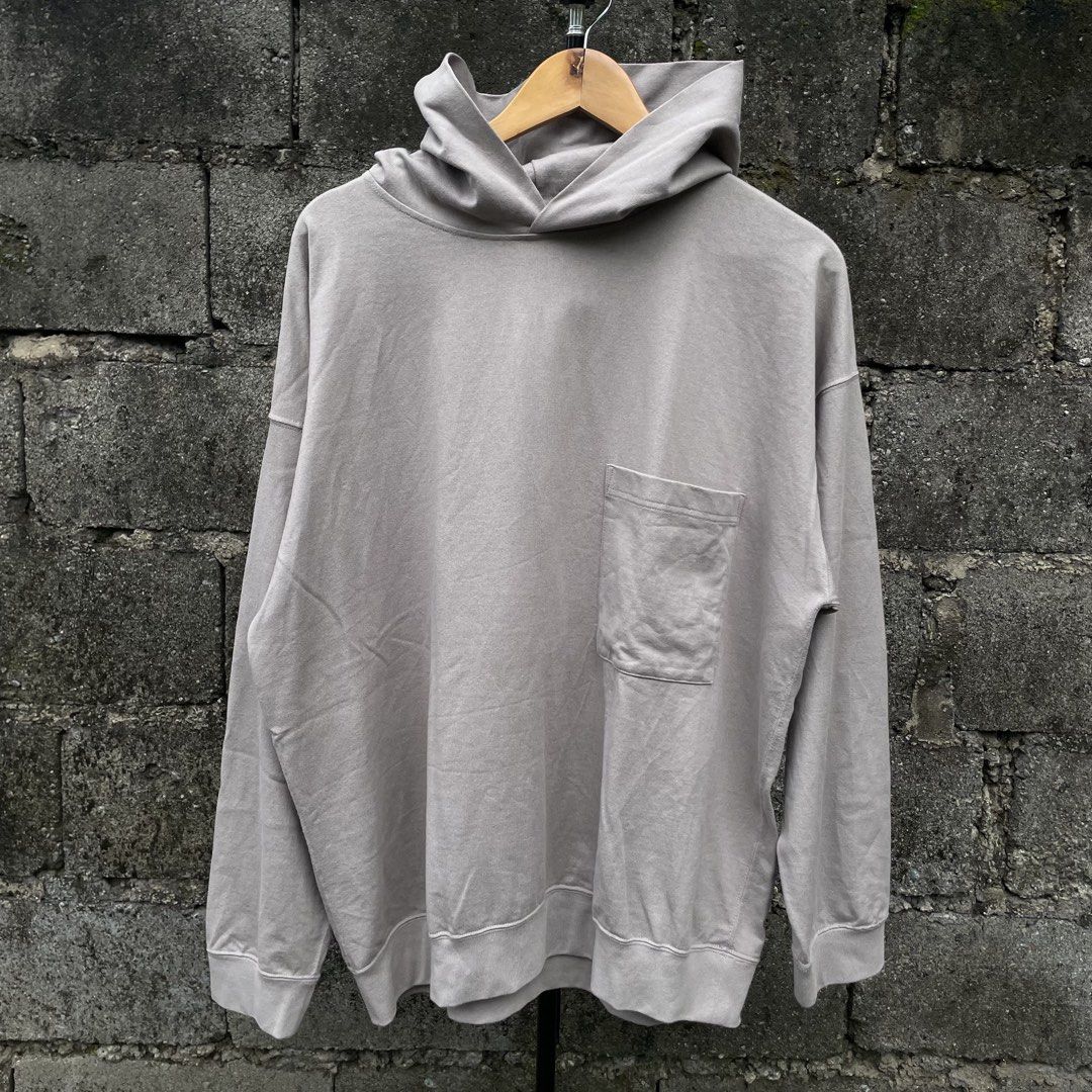 Chest Pocket Hoodie (Category: Coats, Jackets and Outerwear) located in Urdaneta. Submitted by rthrift_shop19 (Listing ID 1460682181, Image 1). Description: Width: 25” Length: 27.5” Condition 10/10 Color Rate 10/10 Mode of Payment: Gcash, Gotyme, Bank Transfer Delivery via J&T Express.