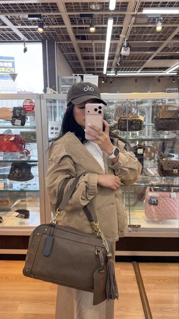 Chloe Eden Leather Shoulder Bag (Category: Luxury Bags & Wallets) located in Quezon City. Submitted by lovebyanne (Listing ID 1460708065, Image 2). Description: ORIGINAL CHLOE 😍 - preloved and thrifted from japan - RANK B / makinis and no major flaws - dm for more photos! - inclusions: only the bag - RFS: needs funds.