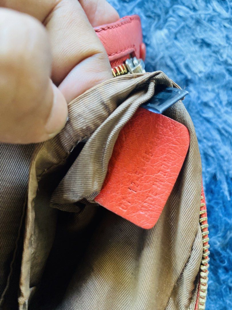 Chloe pouch/wallet (Category: Purses & Pouches) located in Solano. Submitted by CheapDealsCloset (Listing ID 1460538088, Image 3). Description: Pouch wallet Coded Authentic .