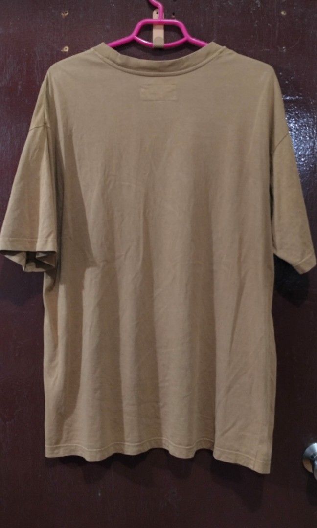 CHOCOOLATE POCKET TEE (Category: Tshirts & Polo Shirts ) located in Manila. Submitted by friperie. (Listing ID 1460602424, Image 2). Description: Disclaimer: Product Color May Slightly Vary Due to Photographic Lighting Sources or Your Monitor Settings Dm for other pictures or details..