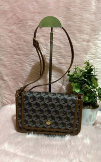 (Category: ) located in . Submitted by closet_jz (Listing ID 1460619877, Image 1). Description: .