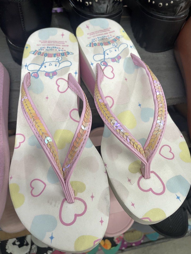 cinnamoroll wedge slipper (Category: Slippers and slides) located in Meycauayan. Submitted by fae.trove (Listing ID 1460530882, Image 2). Description: .