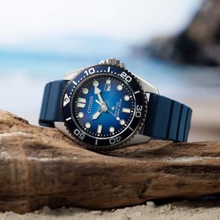 （分類：）位於 。 由 carywatches 提交（商品編號 1460546397，圖片 1）。簡介： 。
