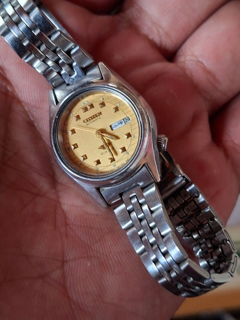 1987 | Citizen Automatic Eagle 7 | Vintage Watch (Category: Women's Watches) located in Manila. Submitted by adrian2manila (Listing ID 1460714149, Image 1). Description: for women eng/arabic day window original strap negotiable✨️.