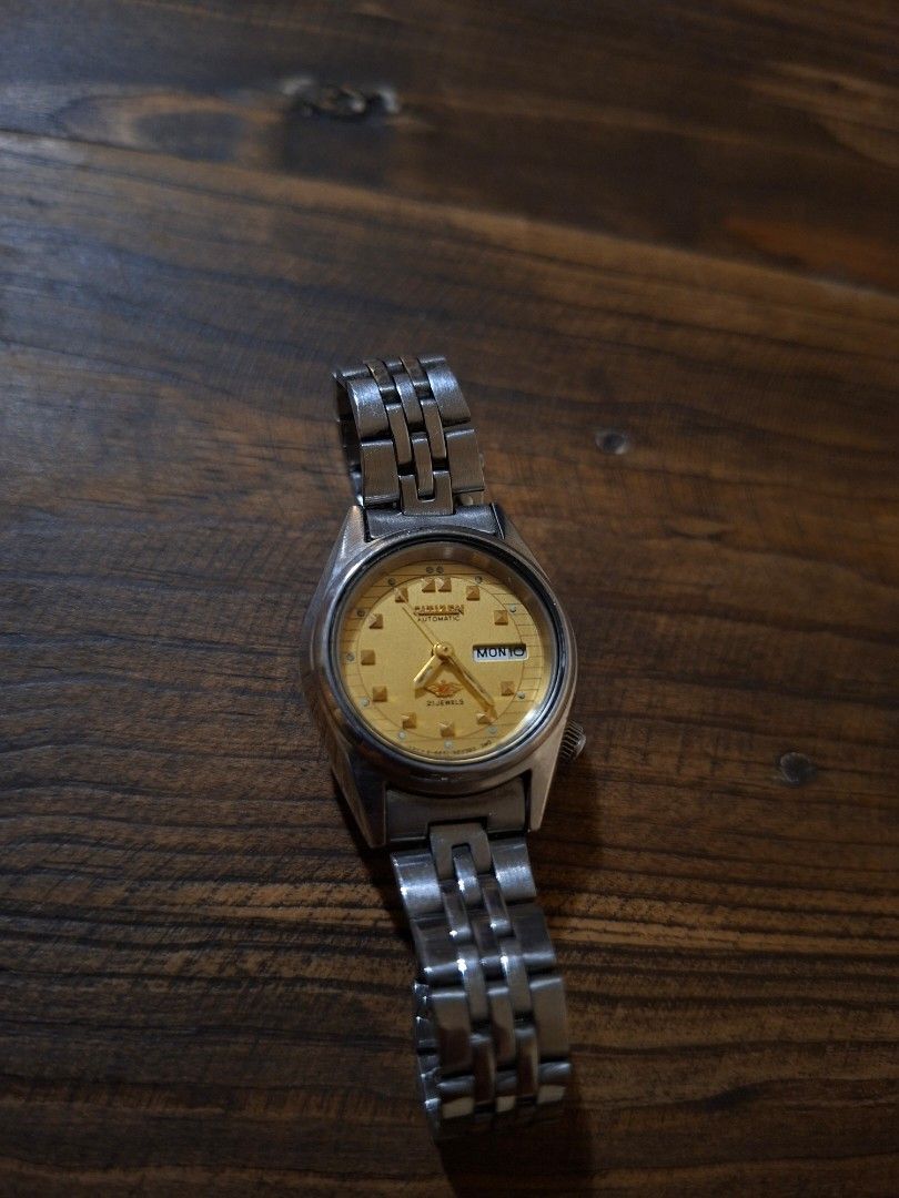 1987 | Citizen Automatic Eagle 7 | Vintage Watch (Category: Women's Watches) located in Manila. Submitted by adrian2manila (Listing ID 1460714149, Image 2). Description: for women eng/arabic day window original strap negotiable✨️.
