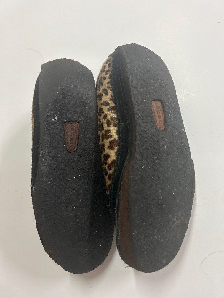 Clarks leopard sneakers (Category: Loafers) located in Bulacan. Submitted by ourdailybreads (Listing ID 1460554421, Image 3). Description: From japan surplus 24 cm insole.