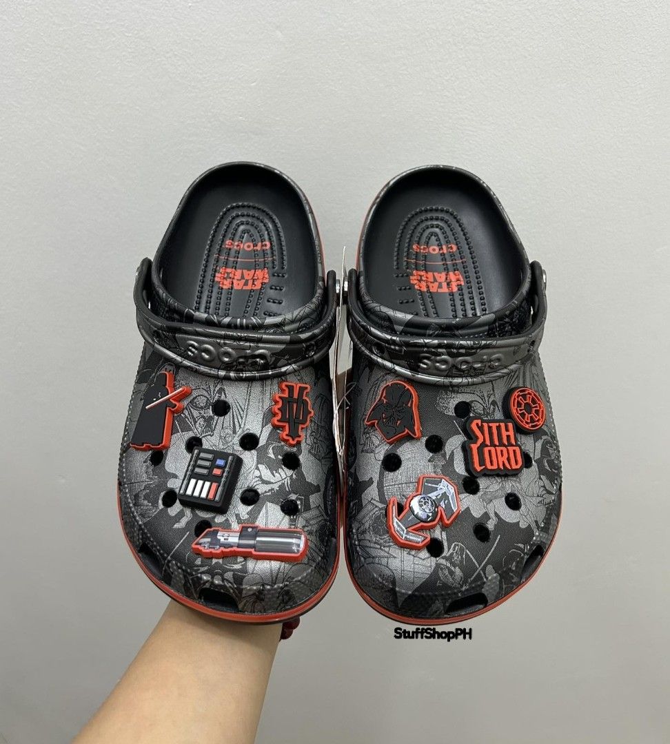 Classic Star Wars Darth Vader. (Category: Sneakers) located in Caloocan City. Submitted by annegarciichua (Listing ID 1460551107, Image 1). Description: Collab Pair! Classic clog x Star Wars Darth Vader M7/W9 💯 % Legit! ✅ Hang tags ✅ Zip lock.