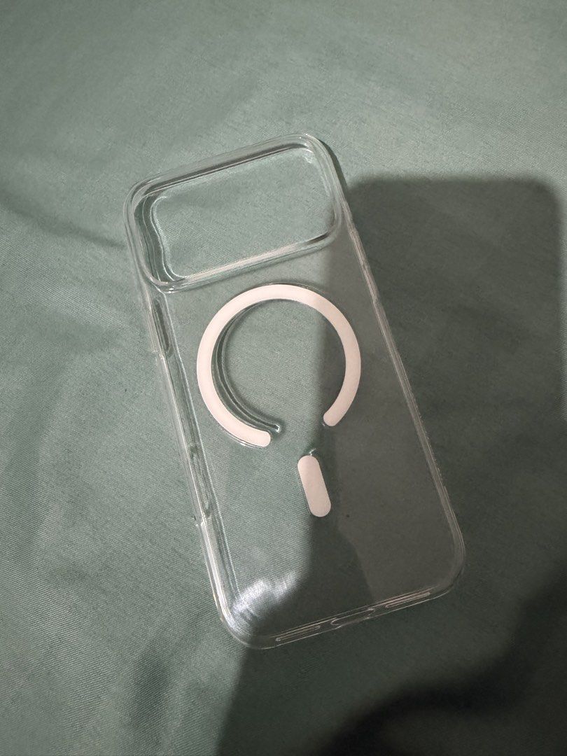 Clear Magsafe Case for iPhone 17 Pro Max (Category: Cases & Sleeves) located in Manila. Submitted by vldcntsenk04359 (Listing ID 1460554704, Image 2). Description: - Used for 3 days only - from Power Mac Center (can provide receipt) - still negotioable.