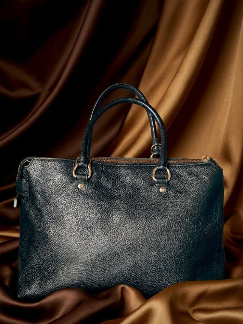 Coach Black Leather Tote Bag (Category: Luxury Bags & Wallets) located in Cauayan City . Submitted by chestarrprelovedauthentic (Listing ID 1460557605, Image 2). Description: COACH Mini Emma Satchel 2Way Shoulder Bag Leather Gold F31467 , missing shoulder strap and yong creed.
