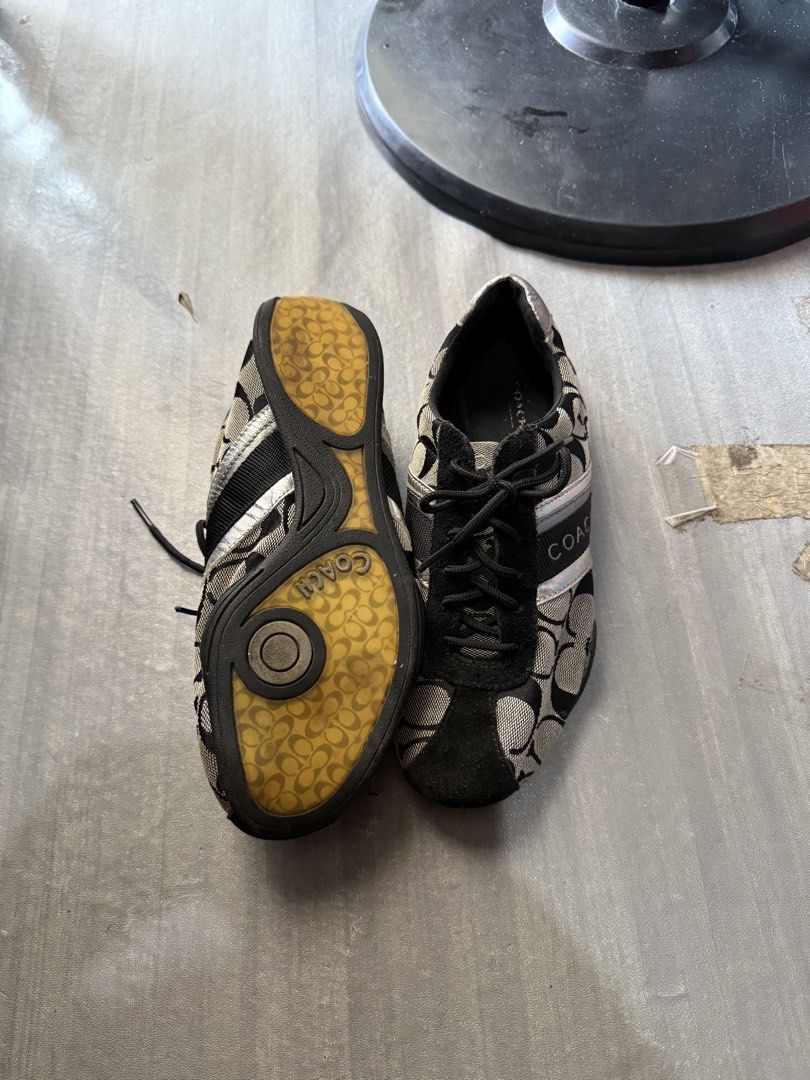 Coach Jayme Signature Sneakers (Category: Sneakers & Footwear) located in Cagayan de Oro. Submitted by twice.but.nice.blackmarket (Listing ID 1460534424, Image 3). Description: Excellent condition Sign of used only! Size 7 Mine : 2,500.