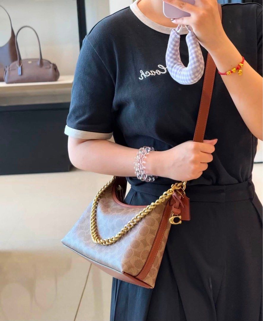 Coach Juliet 25 Shoulder Bag (Category: Shoulder Bags) located in Manila. Submitted by btdcbagtrendsdcapul.2 (Listing ID 1460597968, Image 3). Description: Inclusion: Tag, Carecard, Paper Bag, Dustbag, Limited stocks only 📩 Dm for inquiries.