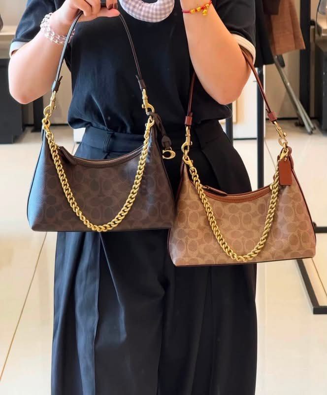 Coach Juliet 25 Shoulder Bag (Category: Shoulder Bags) located in Manila. Submitted by btdcbagtrendsdcapul.2 (Listing ID 1460597968, Image 2). Description: Inclusion: Tag, Carecard, Paper Bag, Dustbag, Limited stocks only 📩 Dm for inquiries.