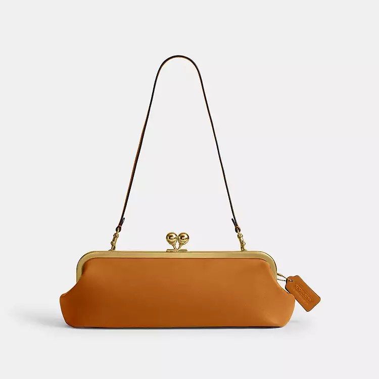Coach Kisslock Frame Bag 30 💖 (Category: Shoulder Bags) located in Manila. Submitted by the.real.love.elle (Listing ID 1460619267, Image 3). Description: ✈️ 2-6 weeks ETA 🚢 2-3 months ETA 🛒 Pre order 💌 DM for inquiries and orders Love, Elle is not affiliated with the brands mentioned. All rights and trademarks are the property of their respective owners. No sponsorship, endorsement, or property infringement is intended; all brand names and lo