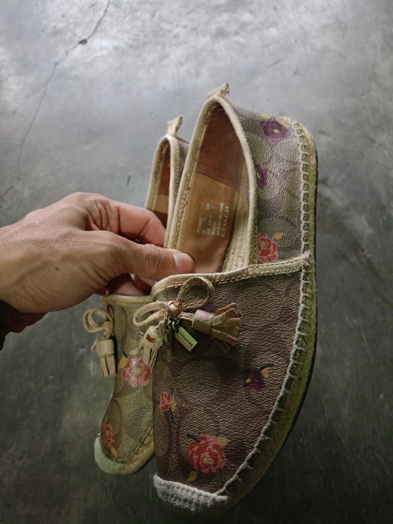 Coach loafers (Category: Loafers) located in Manila. Submitted by raymund2501 (Listing ID 1460597372, Image 3). Description: for sale 700 orig coach loafers size 5.5 women's as is wat u see is wat u get.