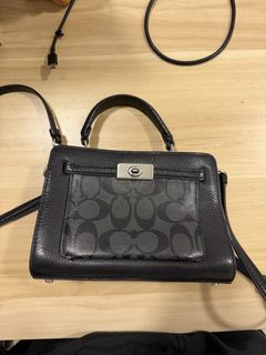 (Category: ) located in . Submitted by zarf_preloved (Listing ID 1460524455, Image 1). Description: .