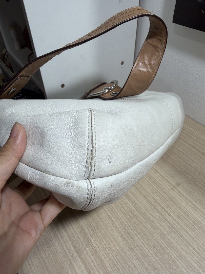 Coach White Soho Pleated (Category: Shoulder Bags) located in Manila. Submitted by bln.preloved (Listing ID 1460545626, Image 3). Description: - need cleaning - 9.5/10 condition - signs of use - inner lining is super clean 📍Sampaloc Manola.