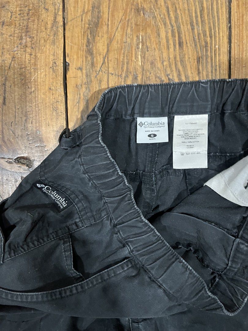 Columbia Outdoor Utility Pants (Category: Chinos) located in Baguio. Submitted by fishy___fish (Listing ID 1460528159, Image 3). Description: Columbia Outdoor Utility Pants Tagged S Men’s Waist: 28-35” (can be tightened) Length: 40.5” Rise: 13” Thigh: 12” Leg Opening: 8” Slightly faded color.
