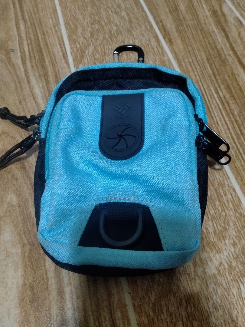 COLUMBIA POUCH BAG (Category: Belt bags, Clutches and Pouches) located in Cabuyao City. Submitted by Bike_Clothing10 (Listing ID 1460507845, Image 1). Description: READ FIRST... FOR SALE: COLUMBIA SMALL POUCH BAG Excellent Condition PRICE: 600 Fixed + SF PICK UP OR SHIPPING ONLY LOCATION: Cabuyao Laguna -NO COD/COP- MOP: GCASH COURIER: J&T PM FOR INQUIRIES...