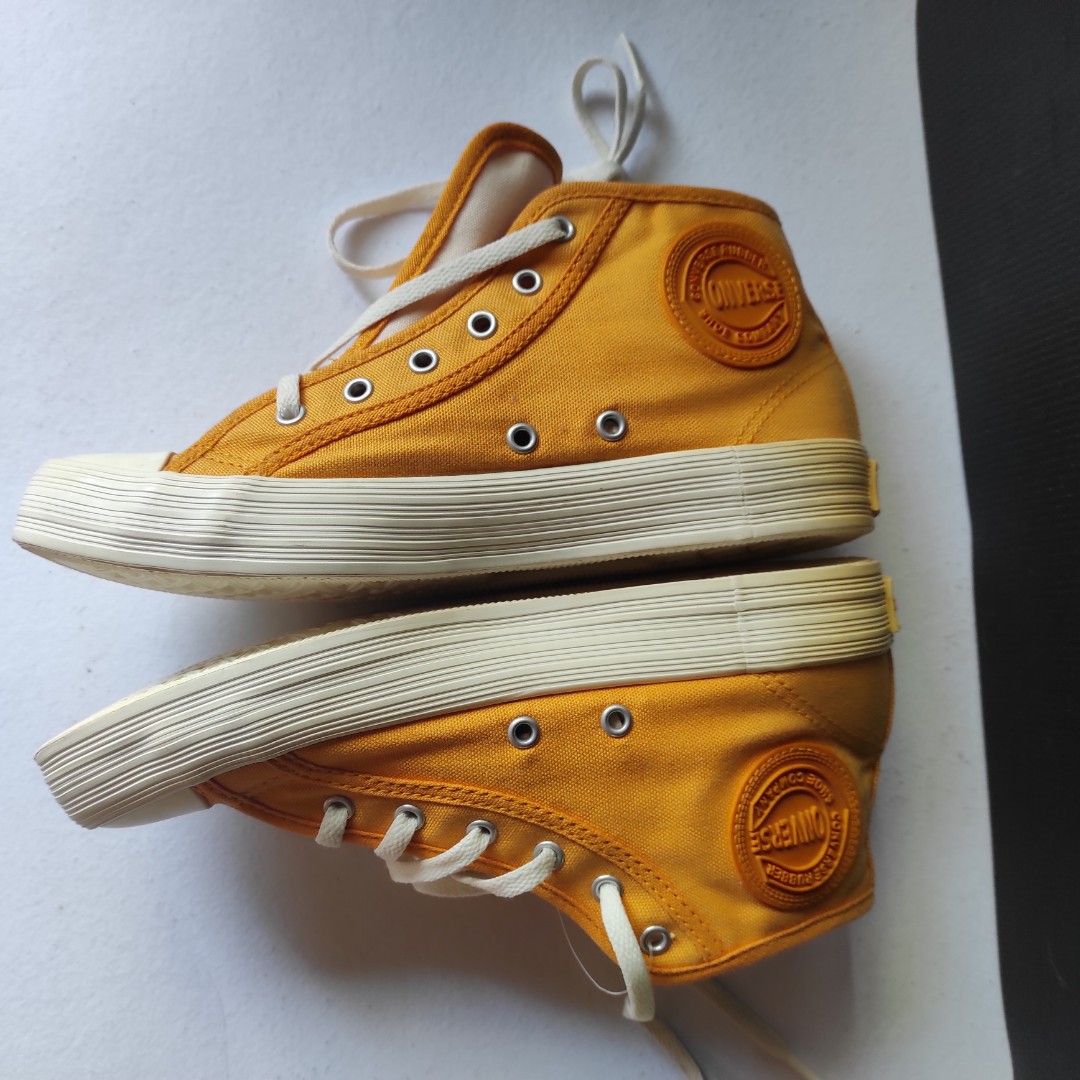 CONVERSE BIG C ARMY SHOES (Category: Sneakers) located in Cainta. Submitted by fukunekojapansurplus (Listing ID 1460709684, Image 3). Description: CONVERSE BIG C ARMY SHOES MID 1000 pesos US 5 JPN 24 24cm Orange Unused No issue ✨A quick Yes or No after inquiry is appreciated ✨ 📍 Mayfield Park Residences Felix Ave Cainta 🛵SF c/o Buyer via Lalamove/JNT/LBC 💰 MOP: GCash Our finds are a mix of new & preloved from Japan Container. New items will be