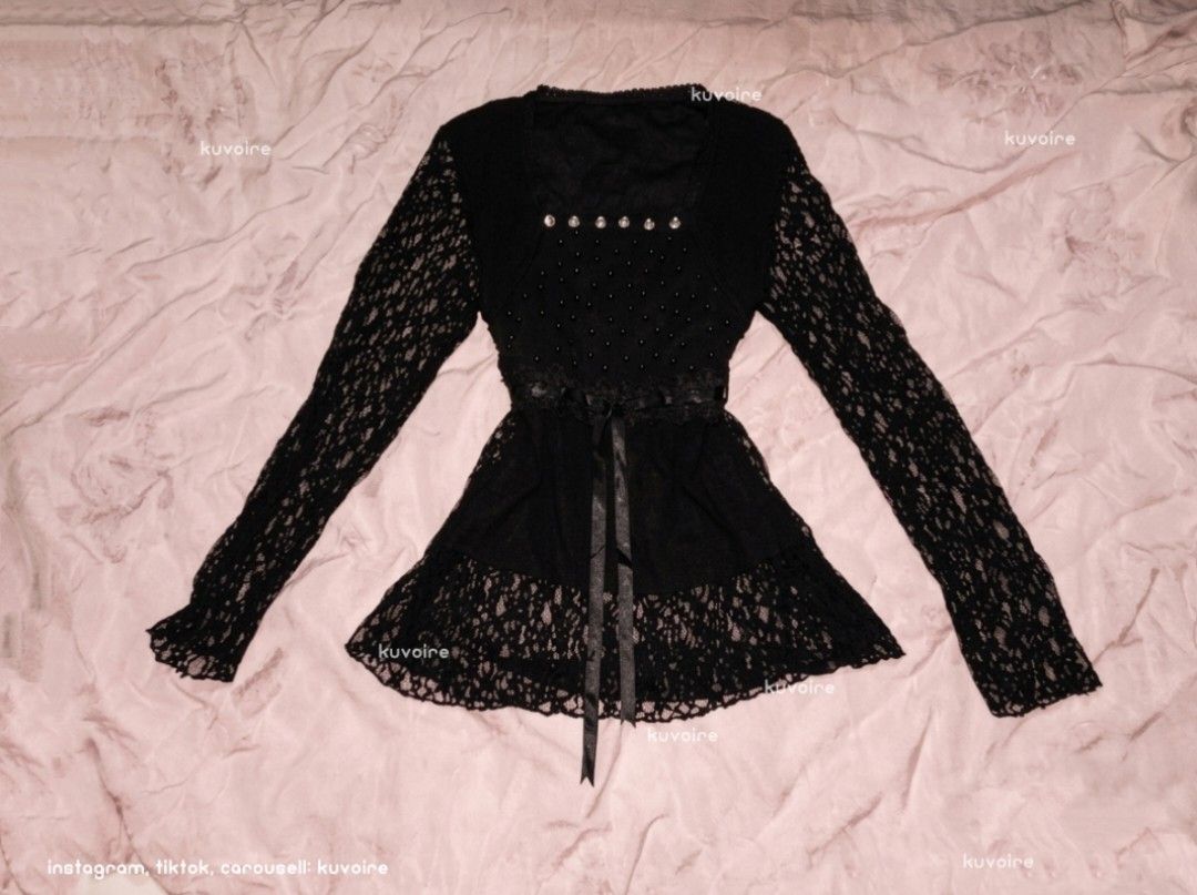 Coquette Gothic Top (Category: Longsleeves) located in Tacloban City. Submitted by kuvoire (Listing ID 1460672326, Image 1). Description: • size: Small •no flaws • vv pretty and comfy to wear • + sf.