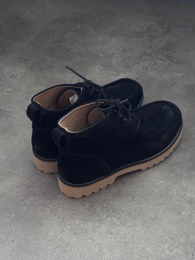 COS Black Suede Desert Boots (Category: Boots) located in Quezon City. Submitted by kasssius (Listing ID 1460629773, Image 2). Description: - Classic black suede Desert boots - Origin: Portugal - Size: 44 - No box.