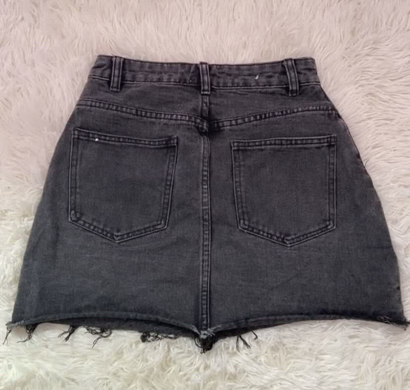Cotton On Black Denim Mini Skirt (Category: Skirts) located in Baliuag. Submitted by lovedbykirsh (Listing ID 1460690006, Image 2). Description: .