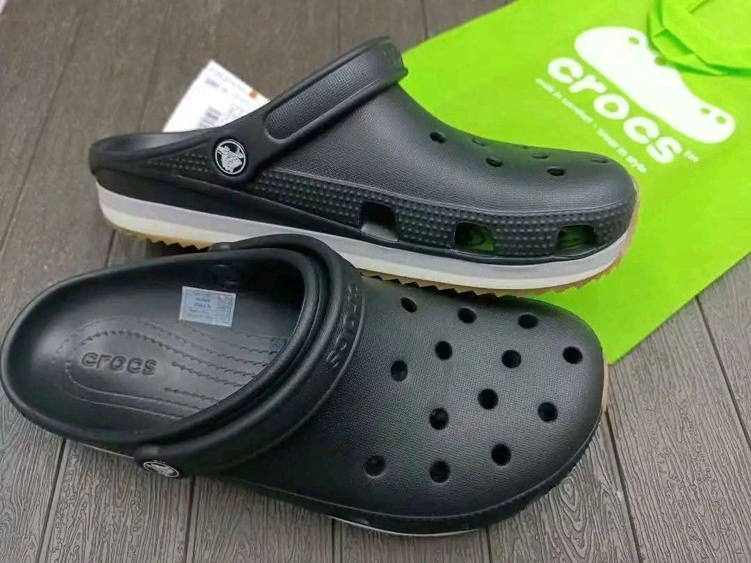 CROCS CROCBAND RUNNER CLOG (Category: Slippers and slides) located in Manila. Submitted by alan_mark08 (Listing ID 1460542676, Image 3). Description: .
