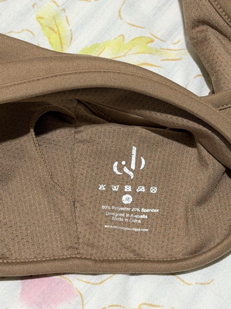 CSB Isla Crop in Dune (Category: Activewear) located in Quezon City. Submitted by latiendadejaye (Listing ID 1460527327, Image 3). Description: Purchased from CSB website at retail price of ~₱2500 Size M MOP: BPI, Gcash, Maya RFS: need funds .