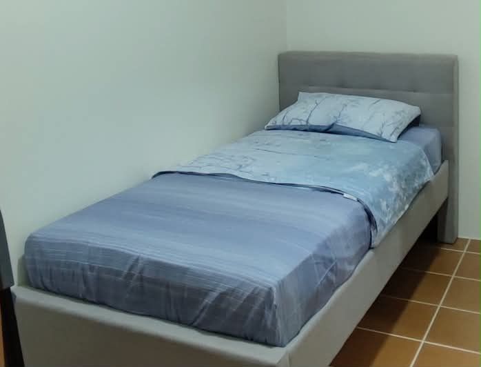Custom-Made Single Bed with Wooden Bedframe (Category: Bed Frames & Mattresses) located in Manila. Submitted by zuripot0726 (Listing ID 1460705812, Image 1). Description: Custom-Made Single Bed 💵 ₱28,000 ✅ incl: mattress, bed frame, 1 set linens, 1pc Royal Linens pillow w/ pillow protector ✅ wood bed frame ✅ dimensions: ~76in x 10in x 36in.