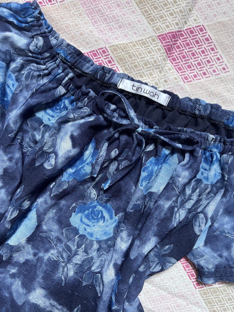 Dark Blue Baby Doll Top (Category: Blouses) located in Manila. Submitted by rylalela (Listing ID 1460591333, Image 2). Description: ʚɞ can be off shoulder ʚɞ size - small to semi-med .