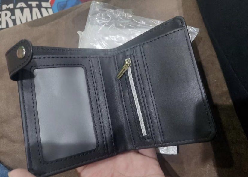 Death Note Black Bifold Wallet (Category: Wallets & Card holders) located in Makati City. Submitted by ellope (Listing ID 1460692580, Image 3). Description: Death Note bifold wallet with logo. Features ID slot and zippered compartment. .