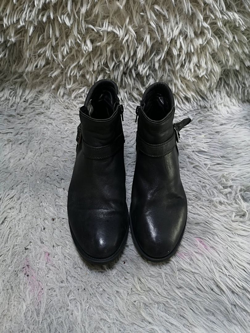 Decorative Side Strap Metal Buckle Leather Ankle Boots (Category: Boots) located in Santa Cruz. Submitted by jmy_surplus.2 (Listing ID 1460567969, Image 1). Description: Size ; 24cm Color ; Black Type ; Boots Brand ; No brand Material ; Leather Style ; Black leather Ankle Boots LR 172 JMY 1 Batch #219.