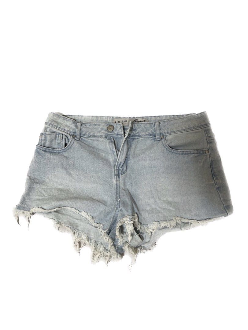 Denim Co. Short (Category: Shorts) located in Valenzuela. Submitted by shop.kai (Listing ID 1460579610, Image 1). Description: ❗️WTS LFB ❗️Pre-loved ❗️Brand: Denim Co. 👗Size -Suitable for size Small to Medium 🚚Courier - Shipping fee: shouldered-by buyer 📍Location -Valenzuela For more details and information feel free to message. Thank you.